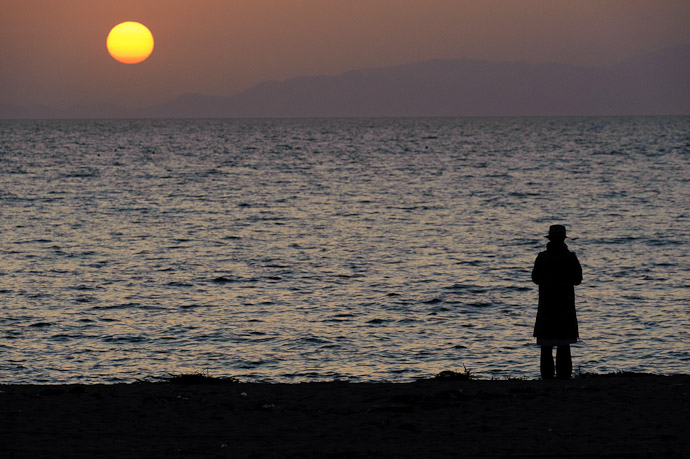 Sunset Over the Seto Inland Sea From Awaji Island, Japan -- Minamiawaji, Hyogo, Japan -- Copyright 2010 Jeffrey Friedl, http://regex.info/blog/