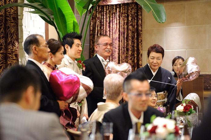 ... and finally, the honor of being the last table goes to Namiko's Folks' Table -- Wedding of Shogo and Namiko -- Nagoya, Aichi, Japan -- Copyright 2010 Jeffrey Friedl, http://regex.info/blog/
