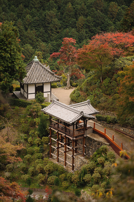 Yoshiminedera Temple (善峯寺) -- Kyoto, Japan -- Copyright 2010 Jeffrey Friedl, http://regex.info/blog/ -- This photo is licensed to the public under the Creative Commons Attribution-NonCommercial 4.0 International License http://creativecommons.org/licenses/by-nc/4.0/ (non-commercial use is freely allowed if proper attribution is given, including a link back to this page on http://regex.info/ when used online)