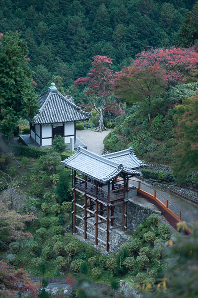 The Unprocessed Original -- Yoshiminedera Temple (善峯寺) -- Kyoto, Japan -- Copyright 2010 Jeffrey Friedl, http://regex.info/blog/