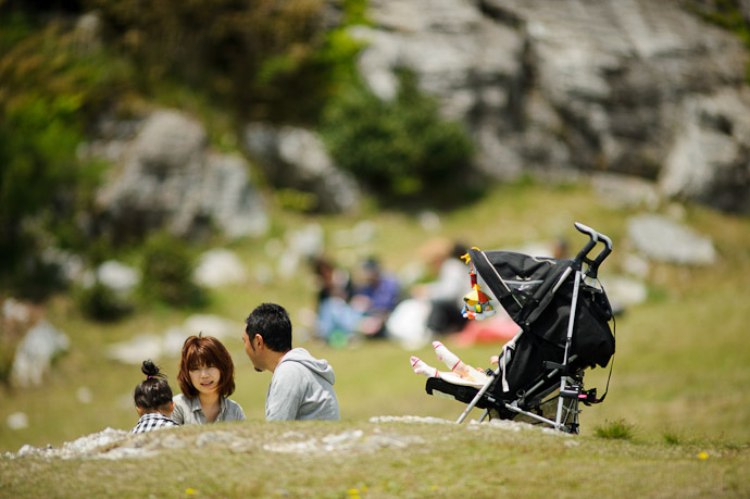 Biiiiiig Stretch -- Oishi Kougen (生石高原) -- Kaisougun, Wakayama, Japan -- Copyright 2011 Jeffrey Friedl, http://regex.info/blog/