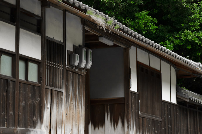 Entrance -- Uji, Kyoto, Japan -- Copyright 2011 Jeffrey Friedl, http://regex.info/blog/