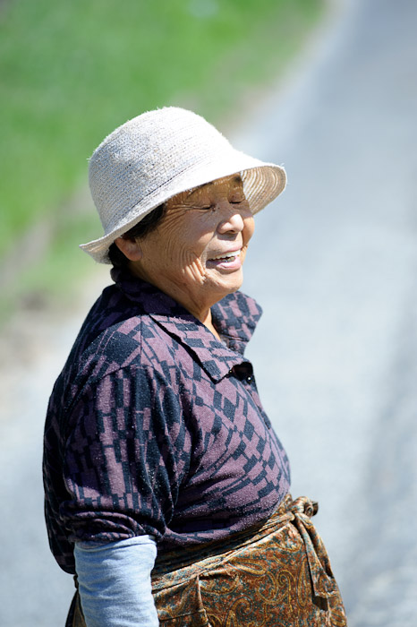 Quick with a Laugh -- Ikoma, Nara, Japan -- Copyright 2011 Jeffrey Friedl, http://regex.info/blog/