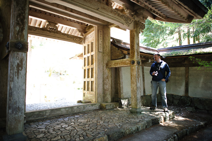 “Exposed for the Shadows” where one shadow is Nicolas Joannin  --  Joushoukou-ji Temple (常照皇寺)  --  Kyoto, Japan  --  Copyright 2012 Jeffrey Friedl, http://regex.info/blog/