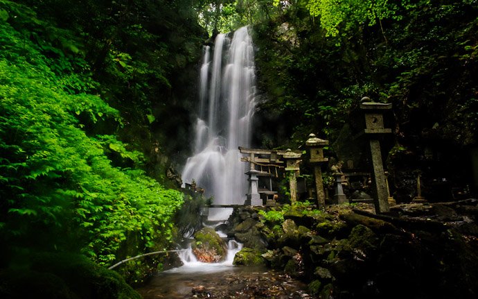 desktop background image of Kuuya-taki Waterfall (空也滝), Kyoto Japan  --  Kuuya-taki Waterfall (空也滝) Kyoto, Japan  --  Kuuyataki Waterfall (空也滝)  --  Copyright 2012 Jeffrey Friedl, http://regex.info/blog/