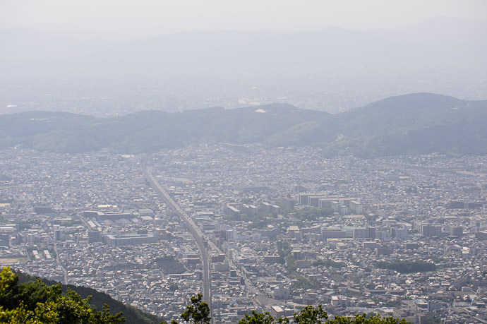 Super Super Hazy I was there for an hour, and could never even find Kyoto Tower -- Otowyama (音羽山) -- Kyoto, Japan -- Copyright 2015 Jeffrey Friedl, http://regex.info/blog/