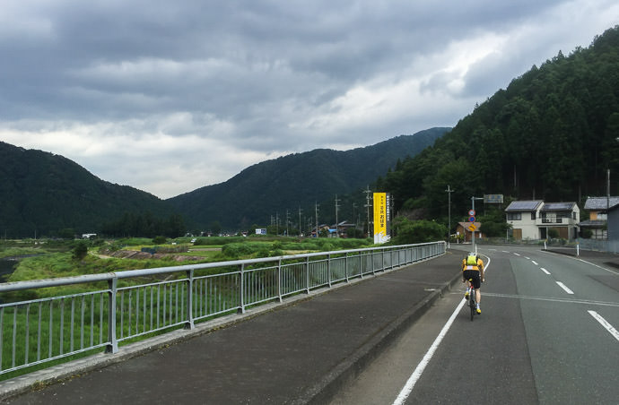 Dark and Gloomy perfect riding weather 10:07am - taken while cycling at 10 kph (6 mph) -- Ōi-gun -- Oi-gun, Fukui, Japan -- Copyright 2016 Jeffrey Friedl, http://regex.info/blog/